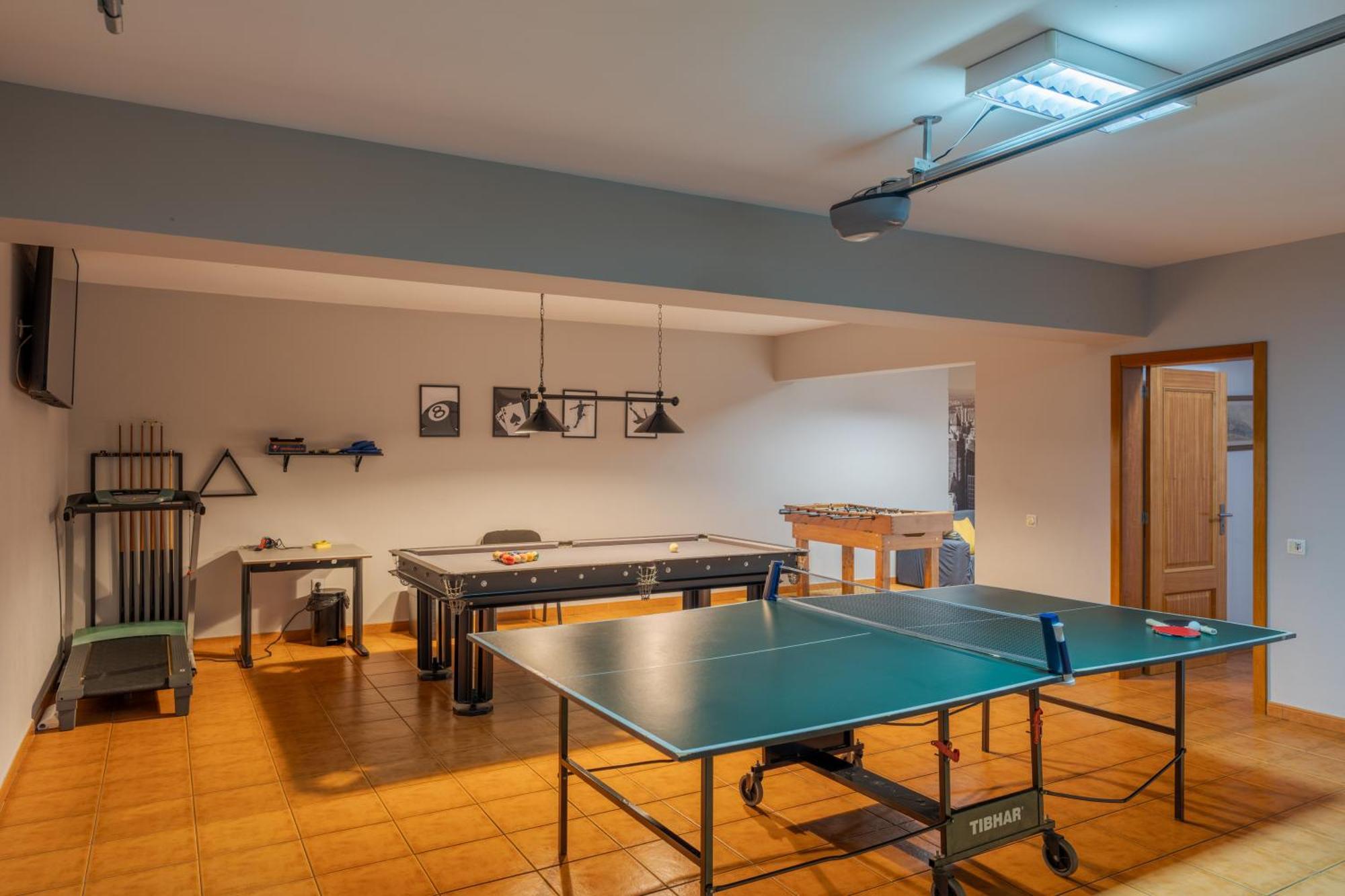 3b Heated Pool Barbecue Games *